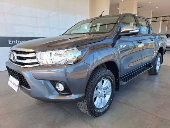TOYOTA HILUX 2.8 SRV 4X4 CD 16V DIESEL 4P AUTOMÁTICO TOYOTA HILUX 2.8 SRV 4X4 CD 16V DIESEL 4P AUTOMÁTICO